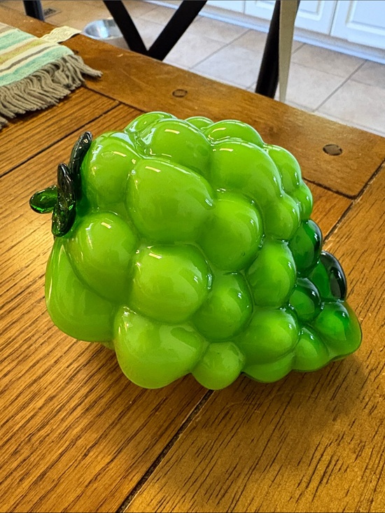 unbranded Other - Green Glass Grape Cluster Figurine